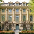 Palatial Town House in Chicago with Neoclassical Architecture