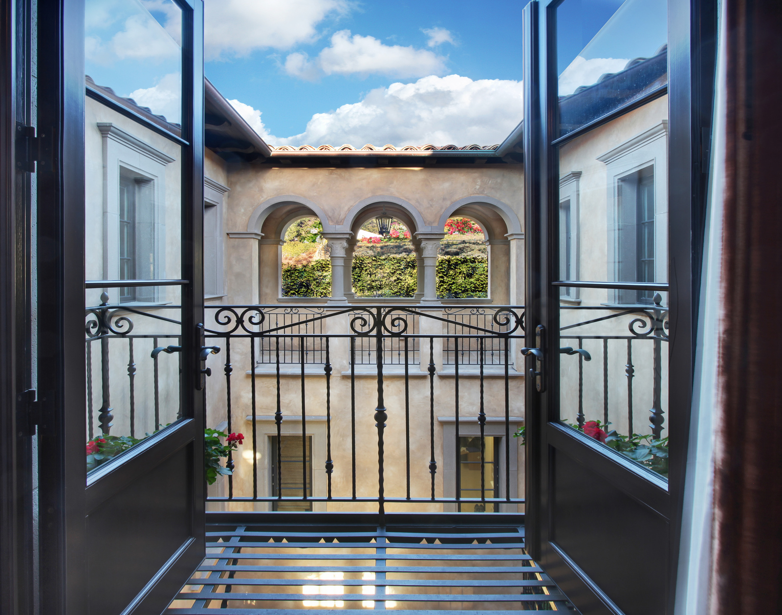 53-Strand-Beach-Drive_19 Elegant Home with Italianate Architecture