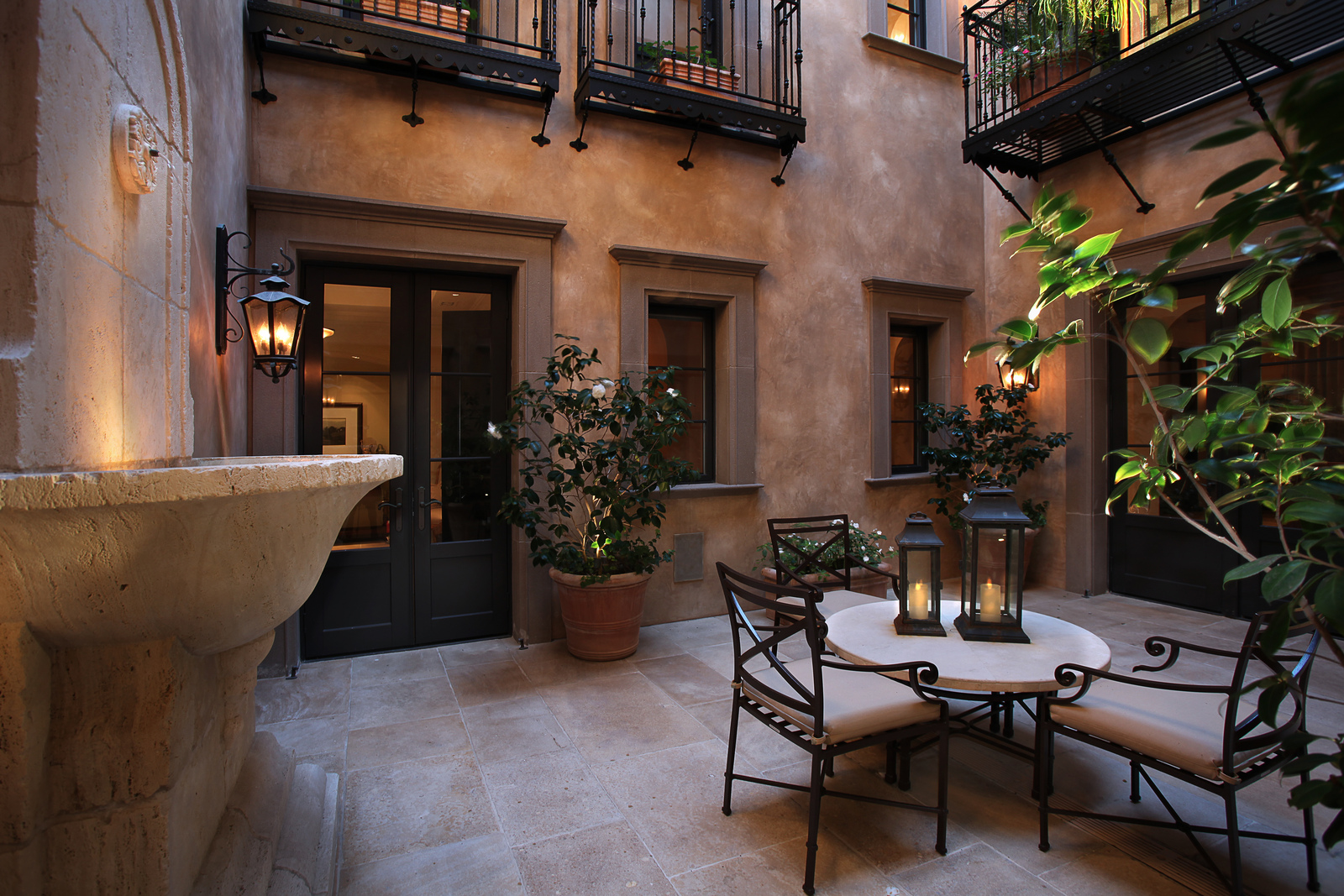 53-Strand-Beach-Drive_22 Cozy Inner Courtyard