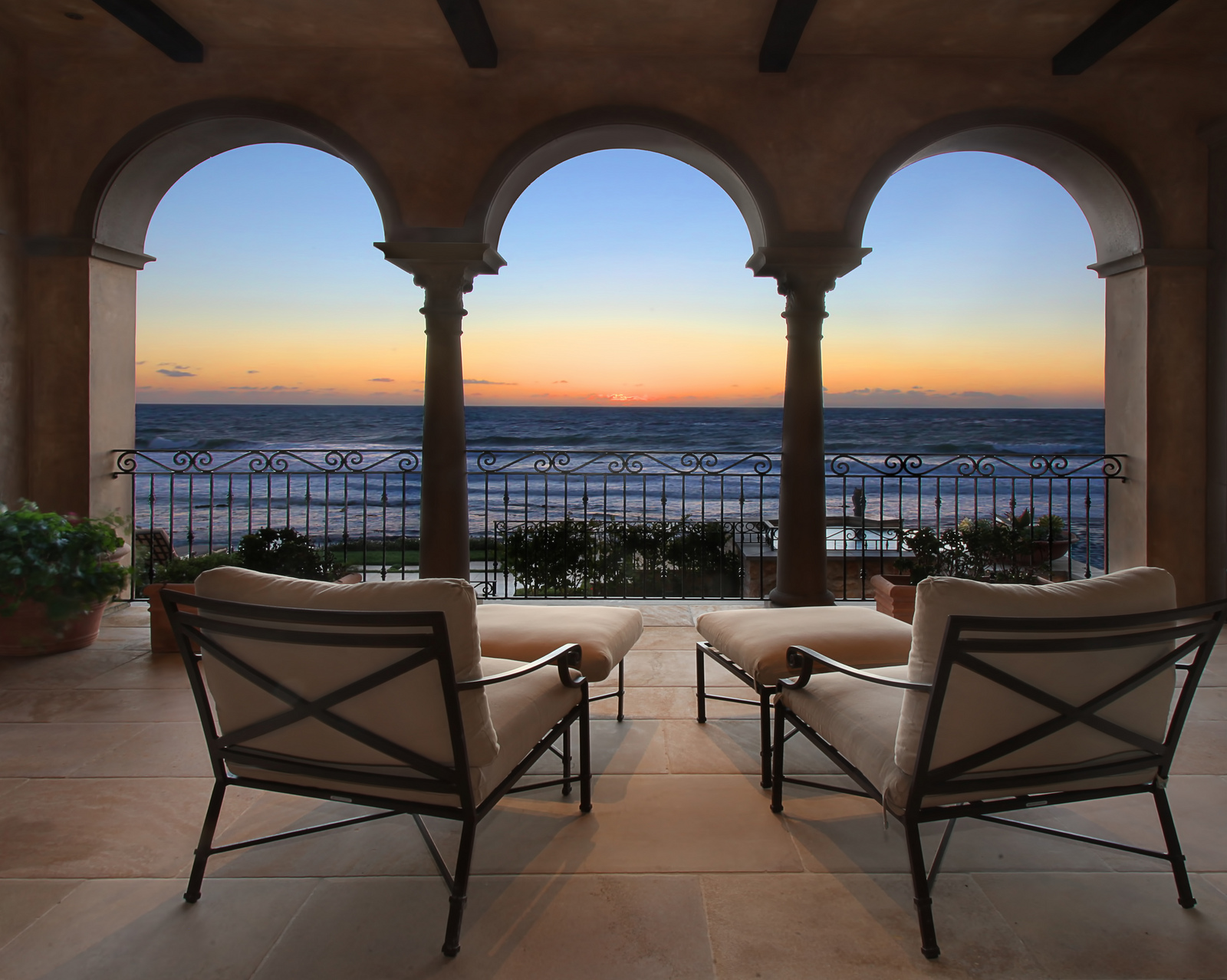 53-Strand-Beach-Drive_5 Luxury Oceanfront Villa in California