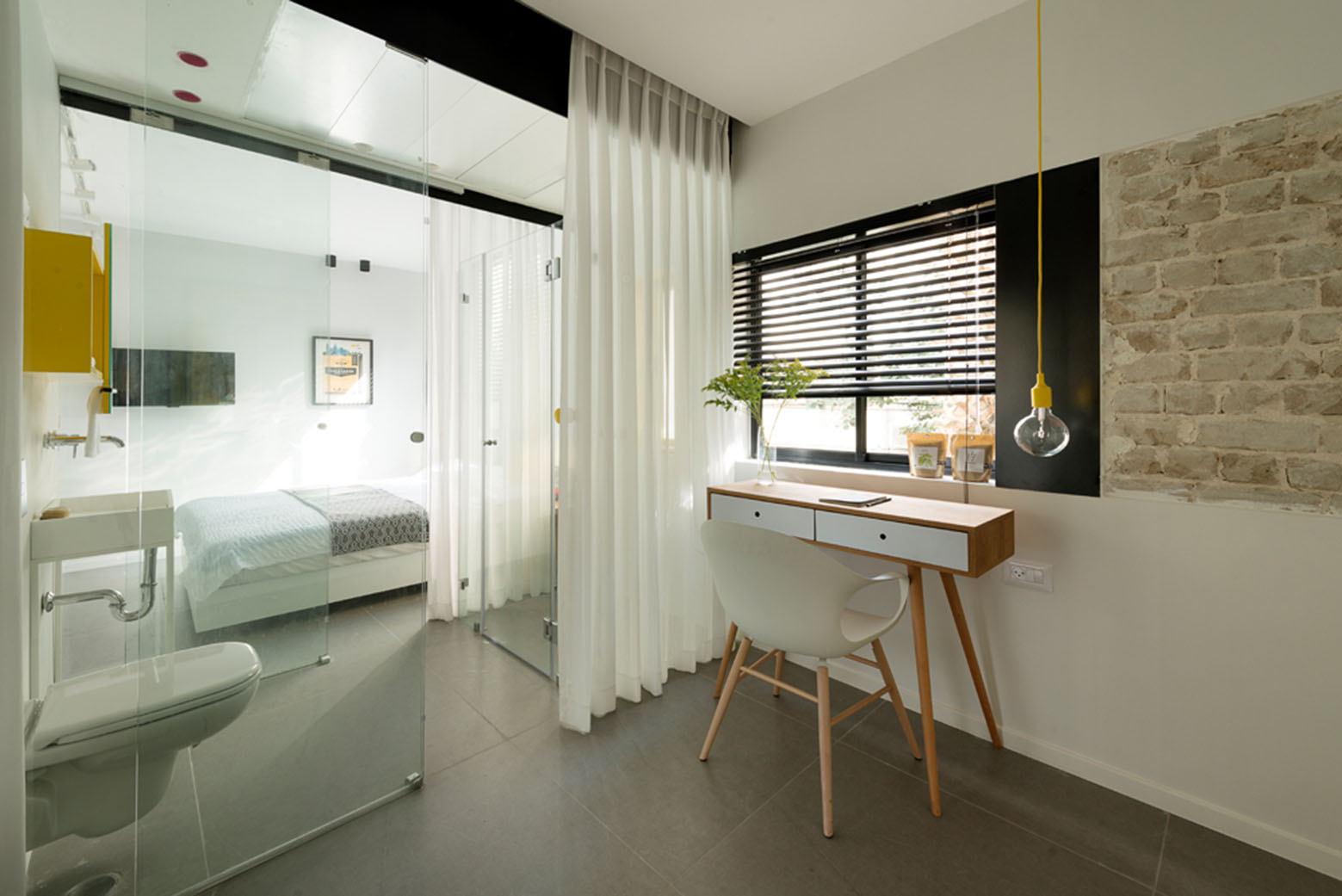 600-Sq-Ft-Apartment-Tel-Aviv_13