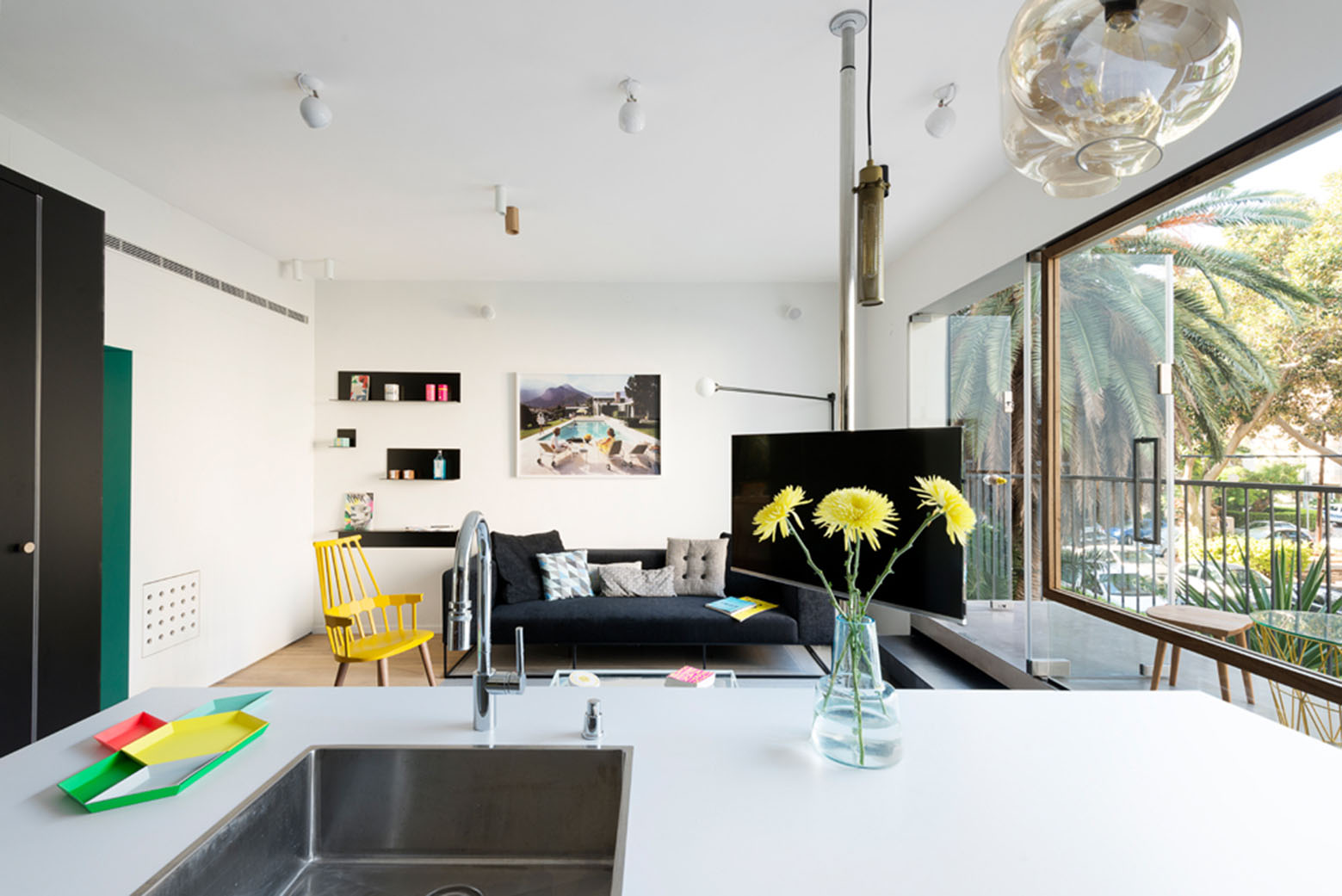 600-Sq-Ft-Apartment-Tel-Aviv_16