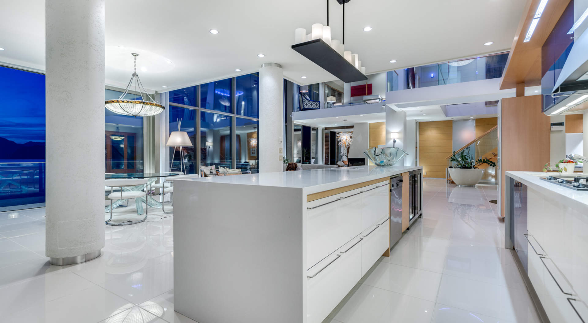 6955-Isleview-Rd-Whytecliff_10