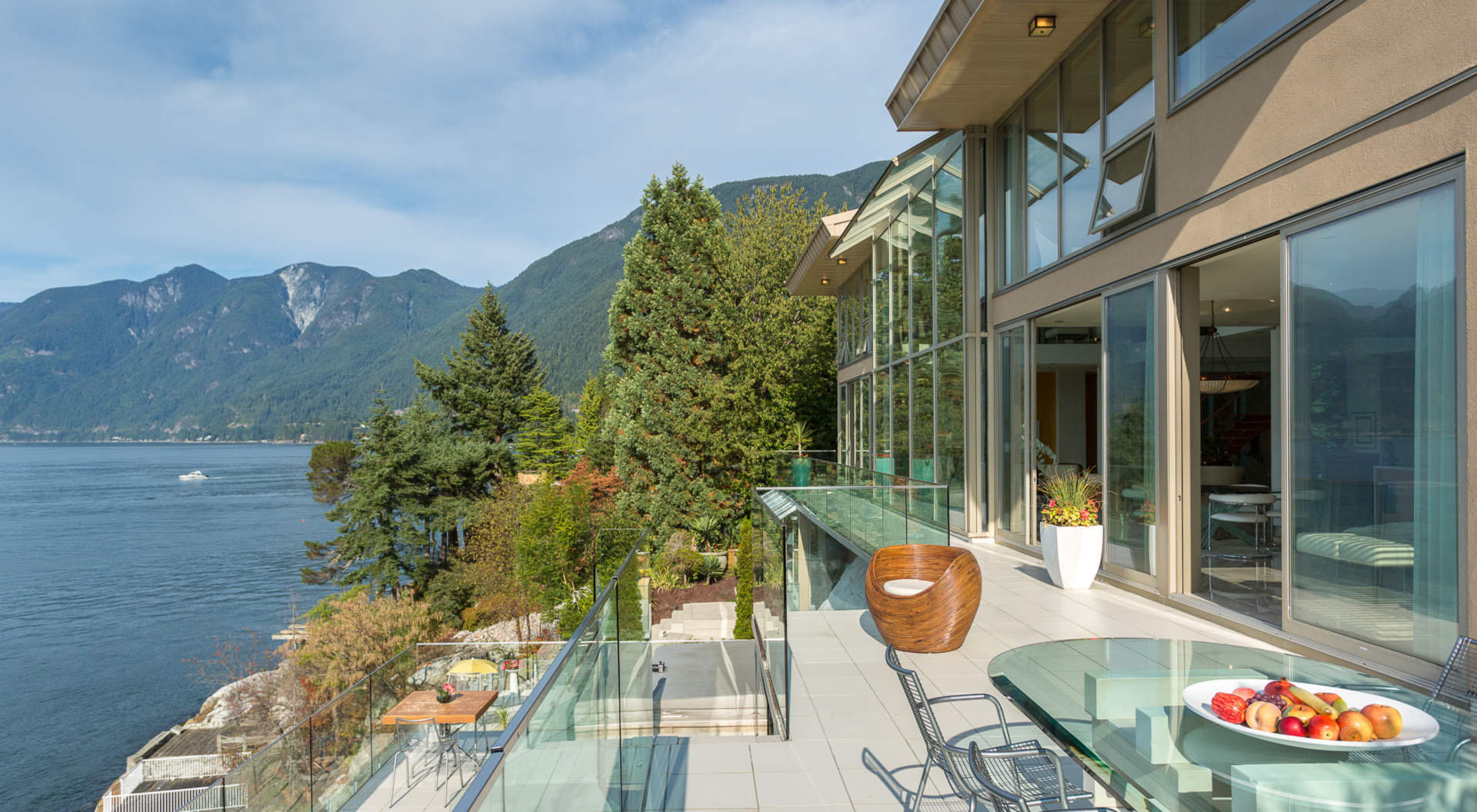 6955-Isleview-Rd-Whytecliff_32