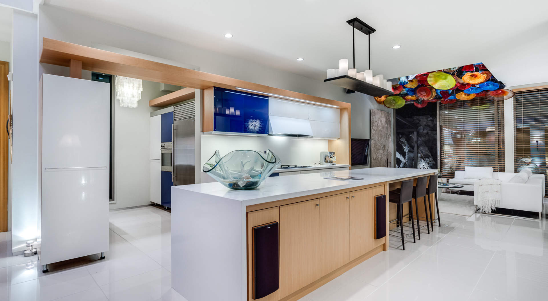 6955-Isleview-Rd-Whytecliff_9