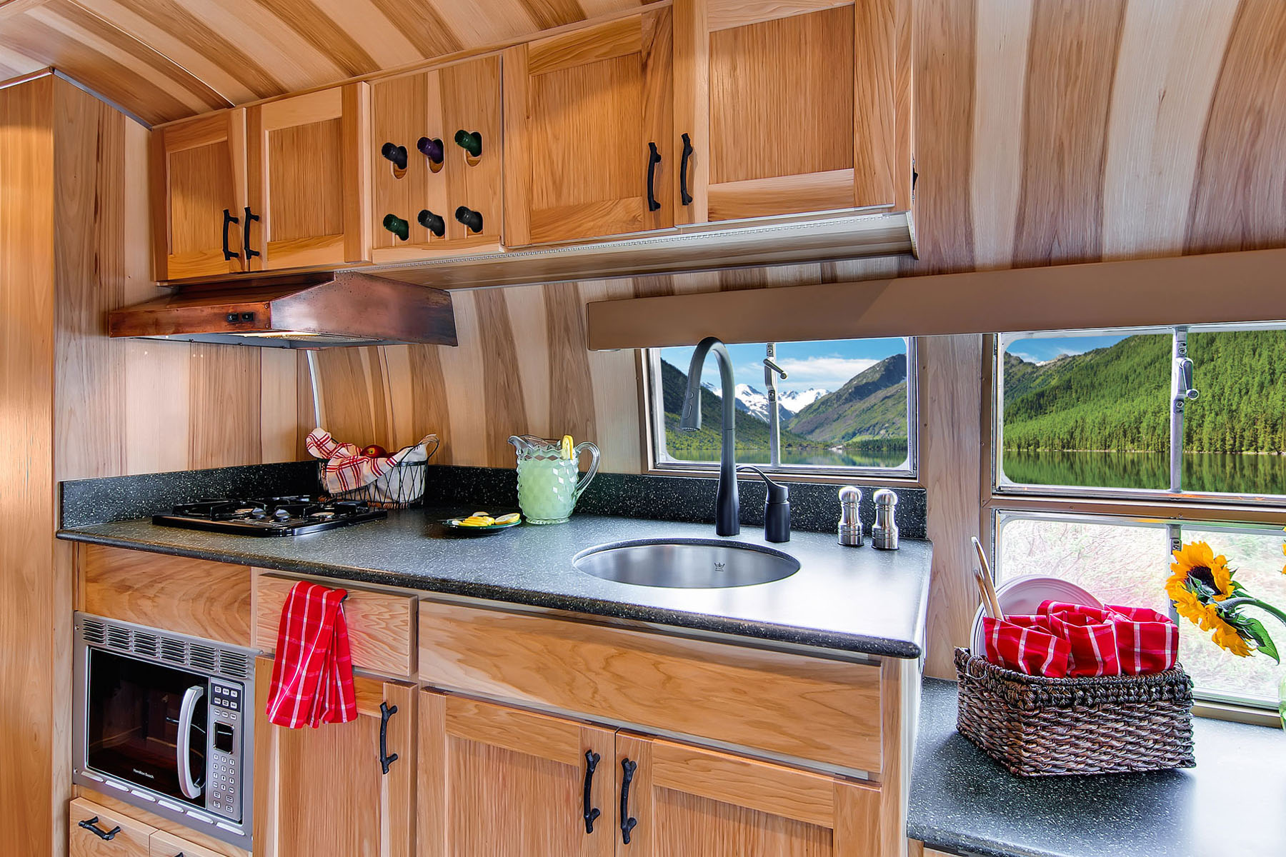 Airstream-Mobile-Home_4 Restored-Airstream-Travel-Trailer