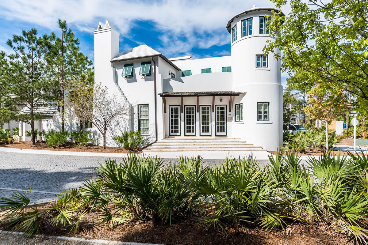 Courtyard Villa with Bermudan Architecture and Florida Coastal Vibes - Alys Beach, Florida