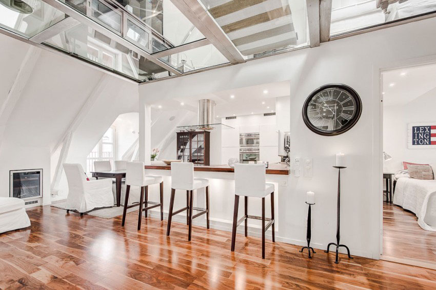 Attic-Duplex-with-Glass-Floor_5