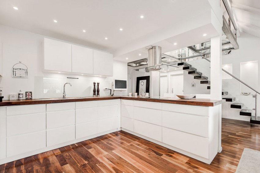 Attic-Duplex-with-Glass-Floor_9