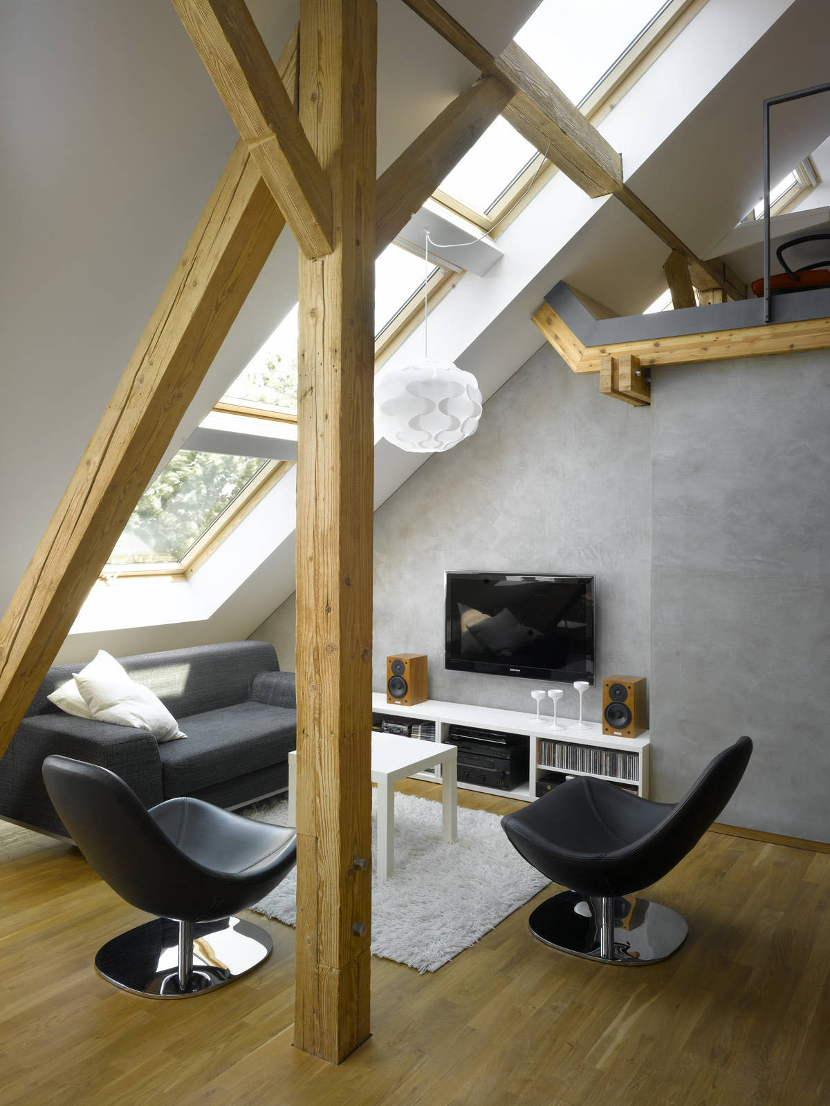 Attic-Loft-Apartment-Prague_1