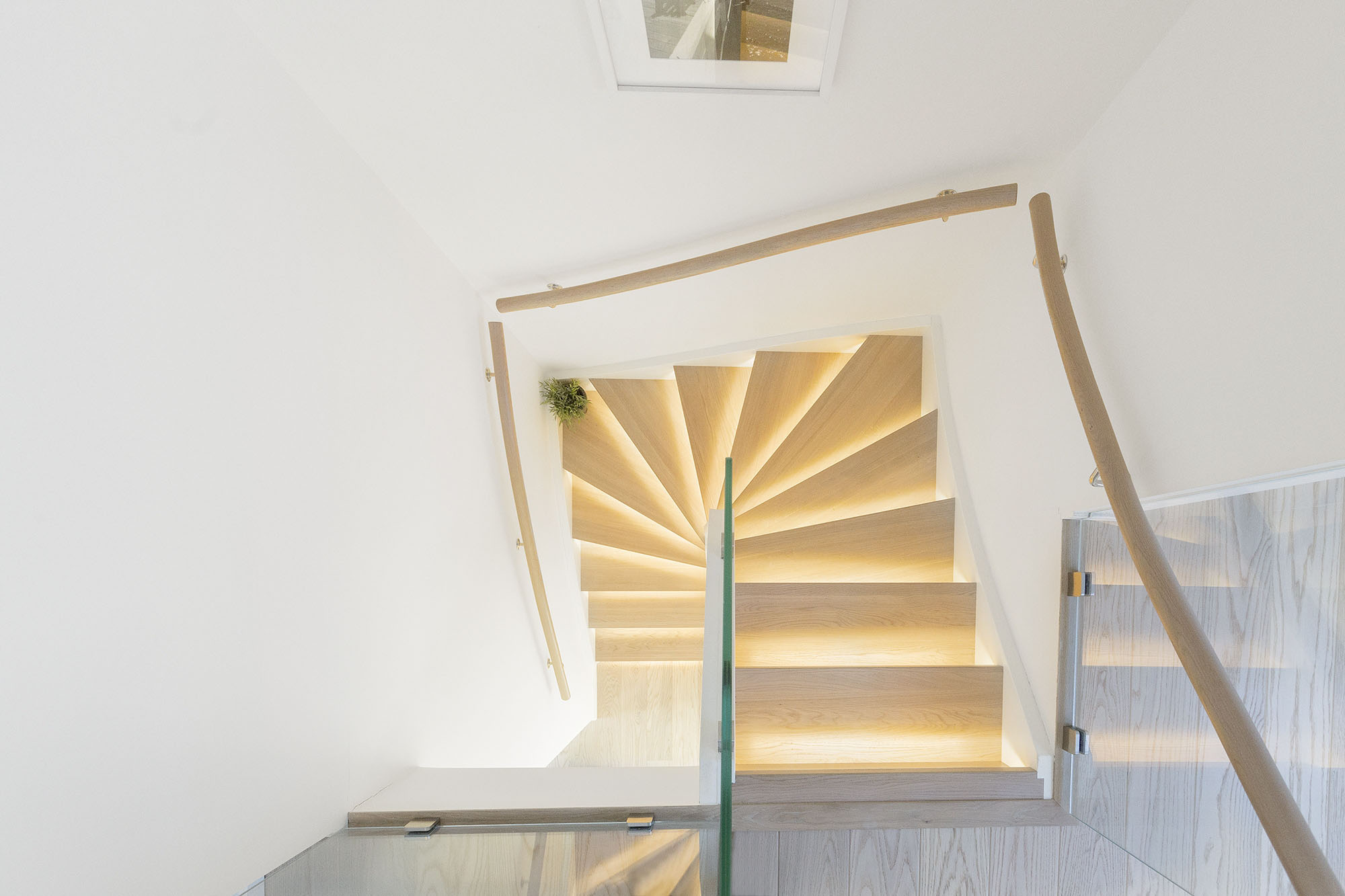 Attic-Loft-Apartment-Vasastan_9 Modern Lighted Staircase