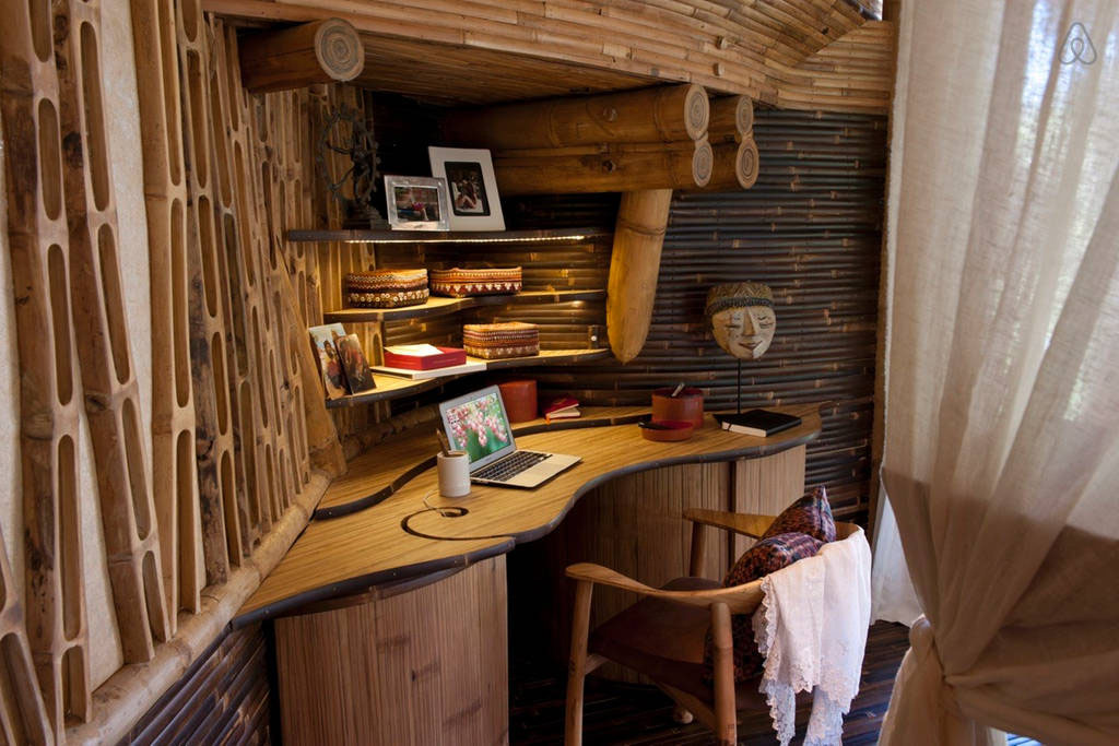 Bamboo-House_28 Bamboo Desk