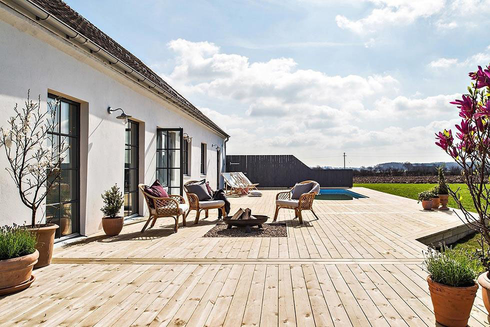 Barn-Conversion-Remodeled-Modern-Rustic-Farm-House-Sweden_10