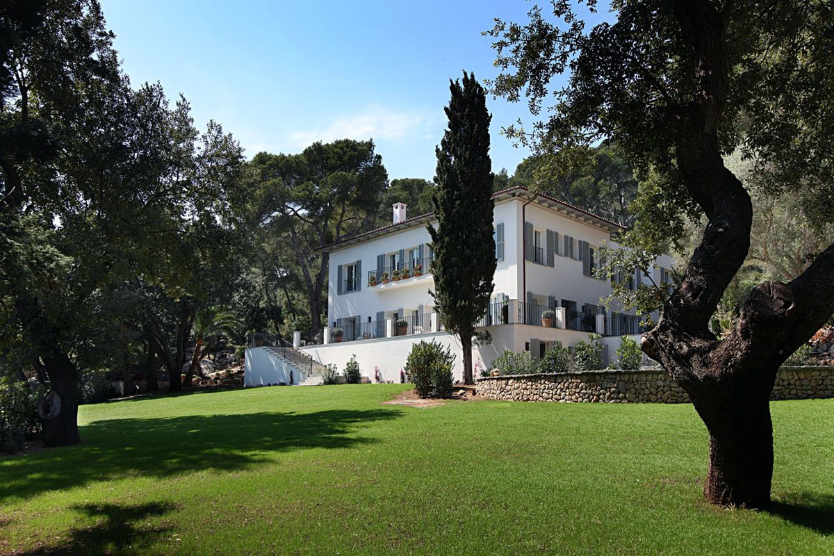 Bay-of-Formentor-Villa-Serena_1 Mediterranean Home