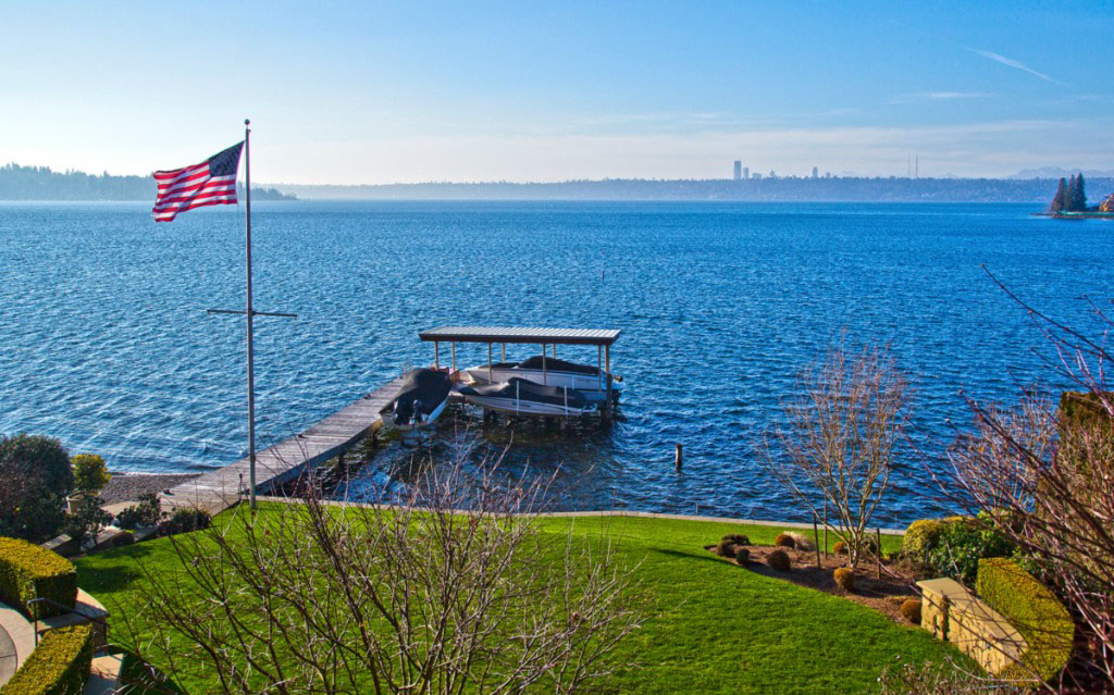 Bellalago-Estate_23 Lake Washington with view of Downtown Seattle