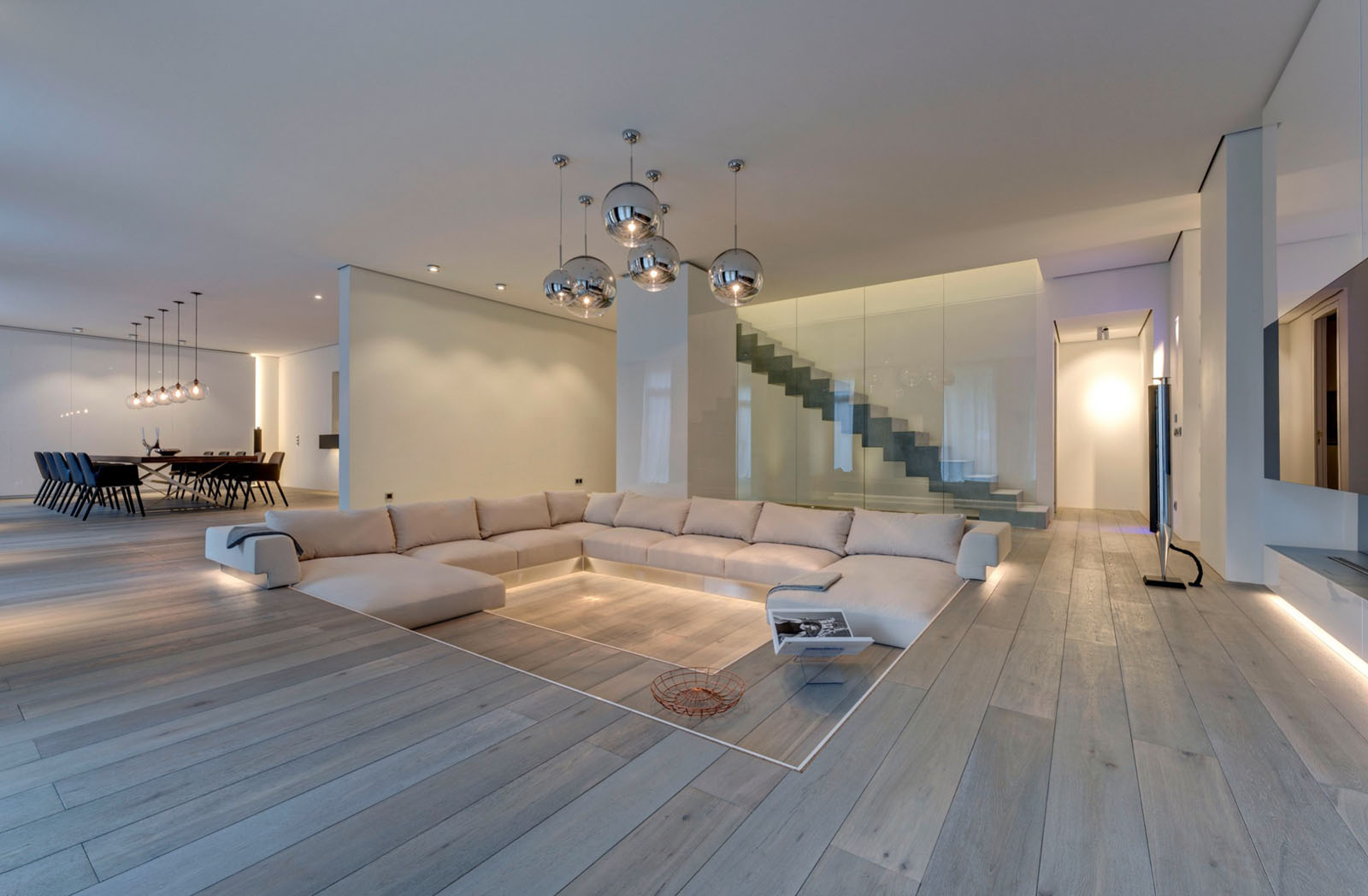 Berlin-Mitte-Art-Loft_1 Elegant Luxury Modern Apartment
