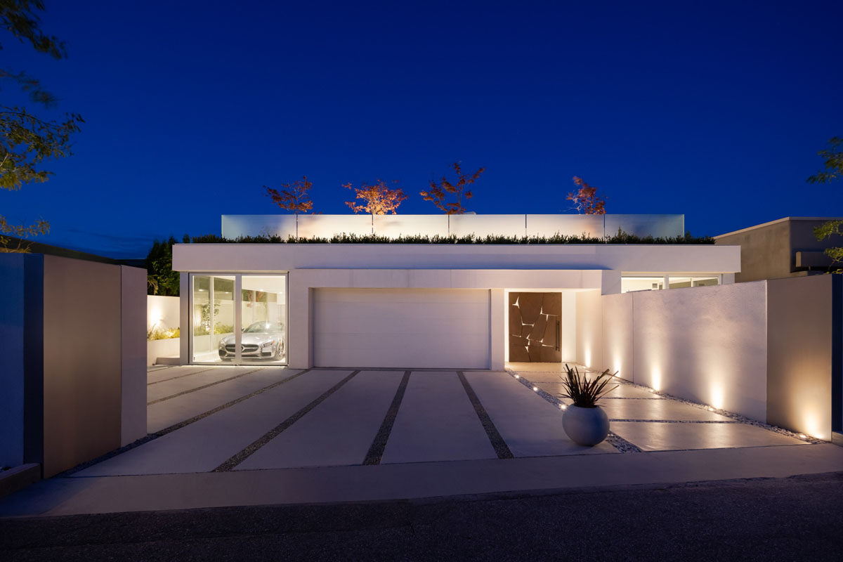 Boundary Bay Residence with Modernist Architecture - Tsawwassen, British Columbia, Canada