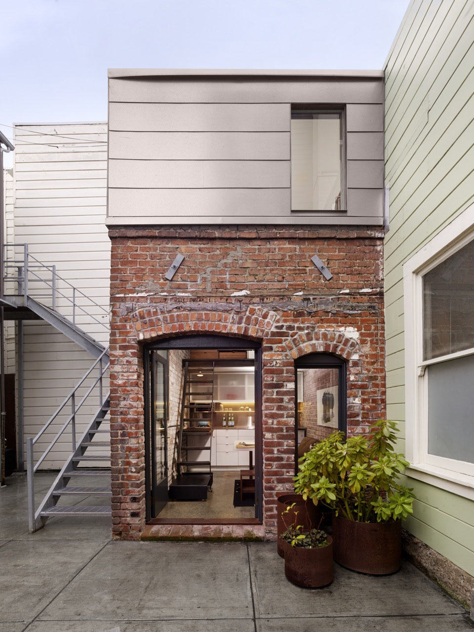 Brick-House-Micro-Apartment_3