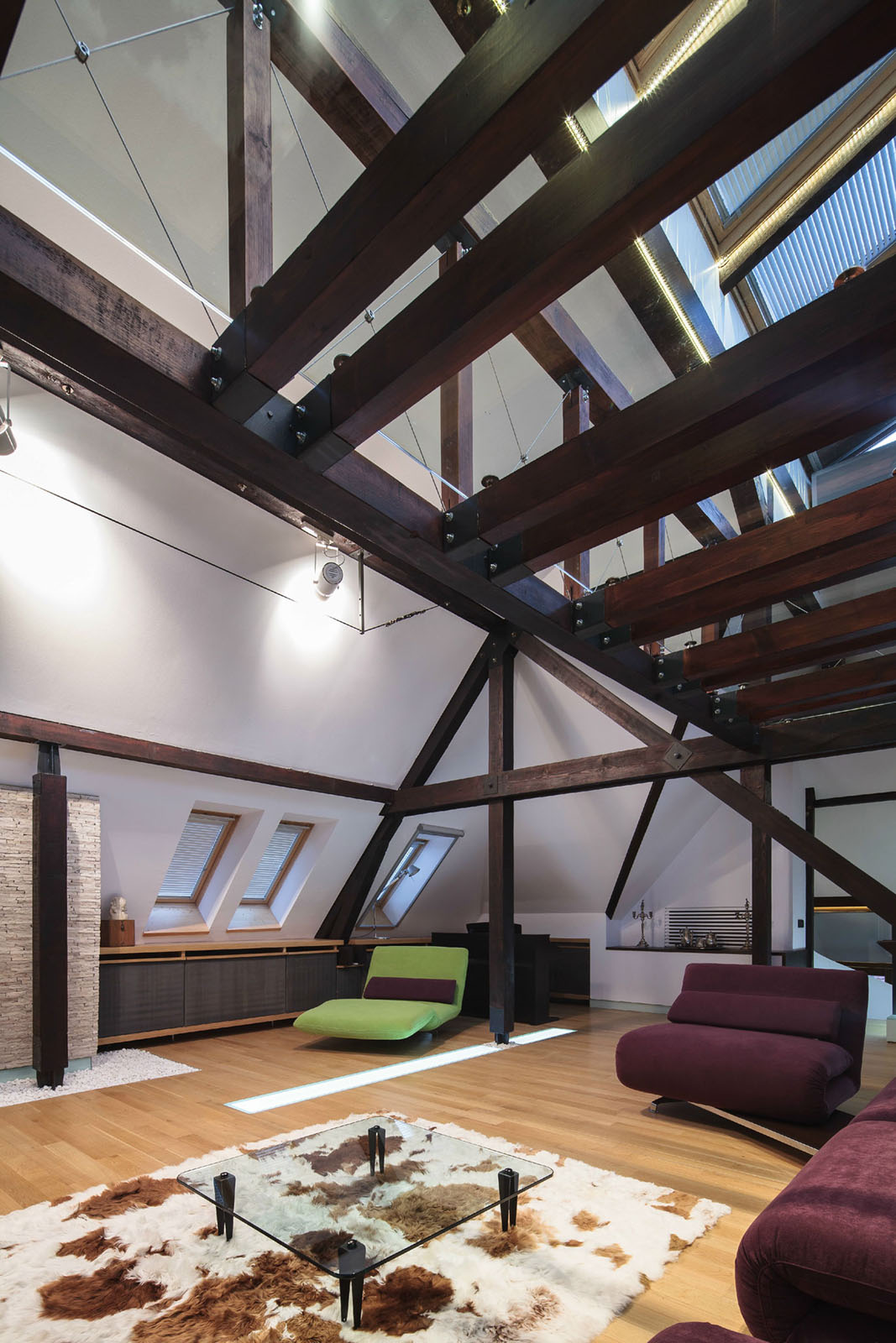 Bucharest-Loft-Apartment_4 Contemporary Attic Loft with High Ceilings