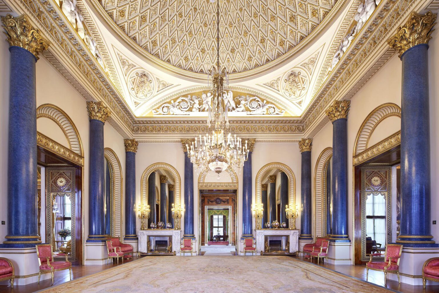 Buckingham-Palace-Music-Room
