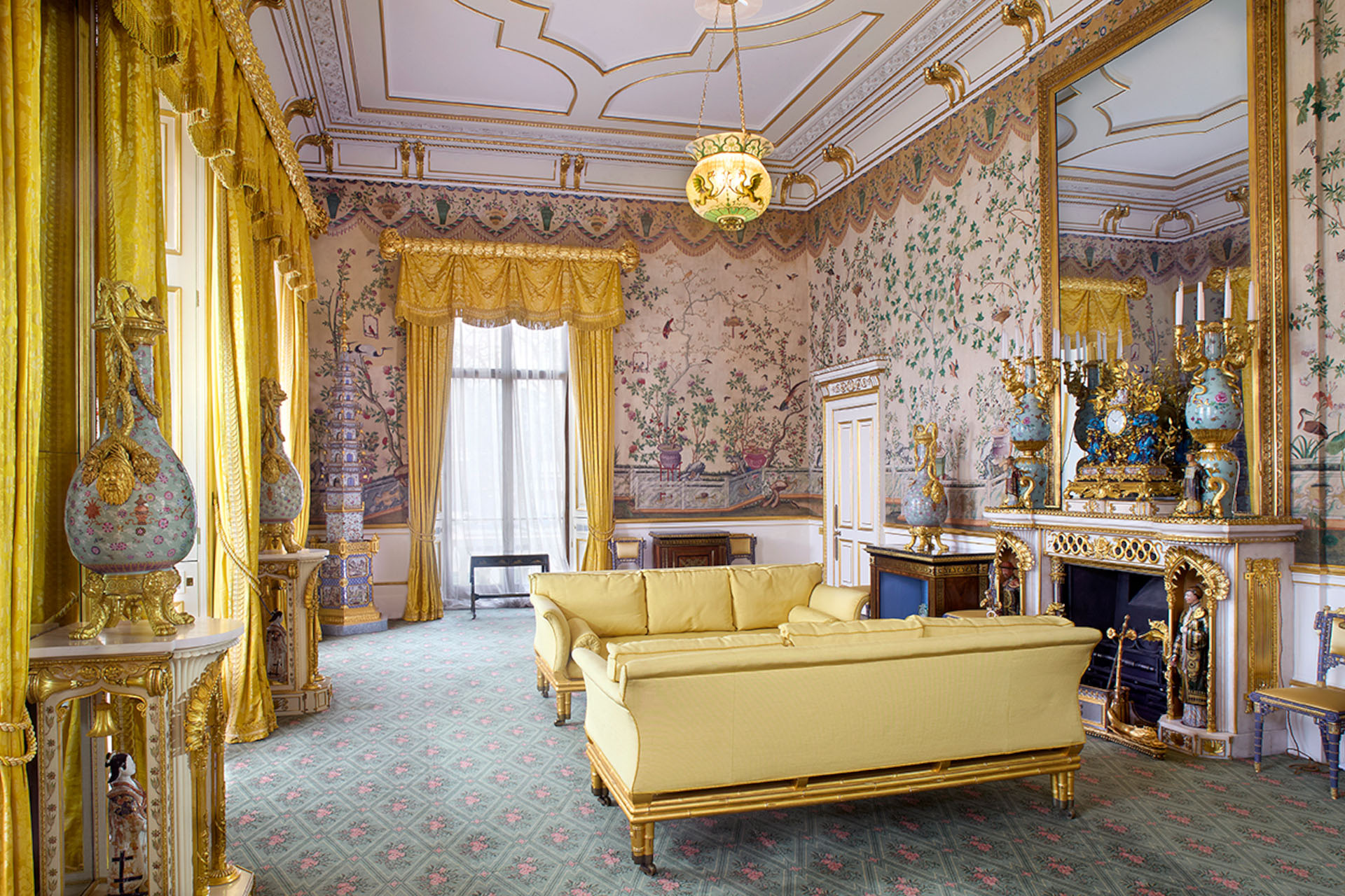 Buckingham-Palace-Yellow-Drawing-Room