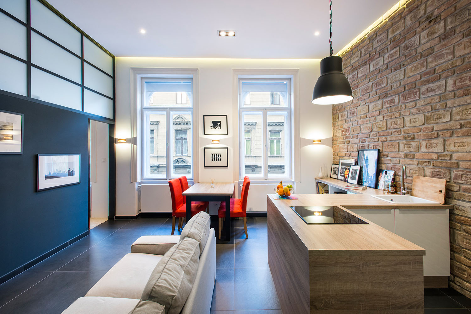 Budapest-Bachelor-Loft-Apartment_2 Modern Apartment with Brick Wall