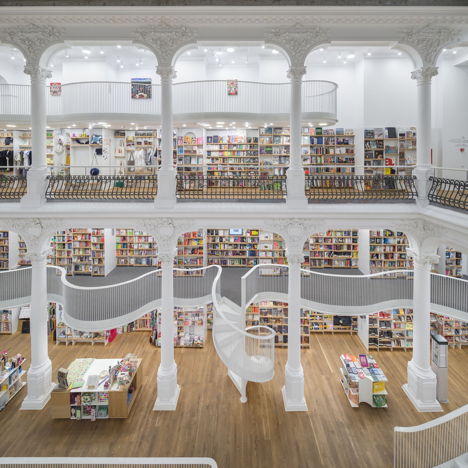 Carturesti-Carusel-Bucharest-Bookstore_3