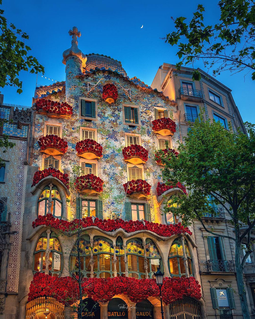 Casa-Batlló-Antoni-Gaudí-Barcelona-Spain_1