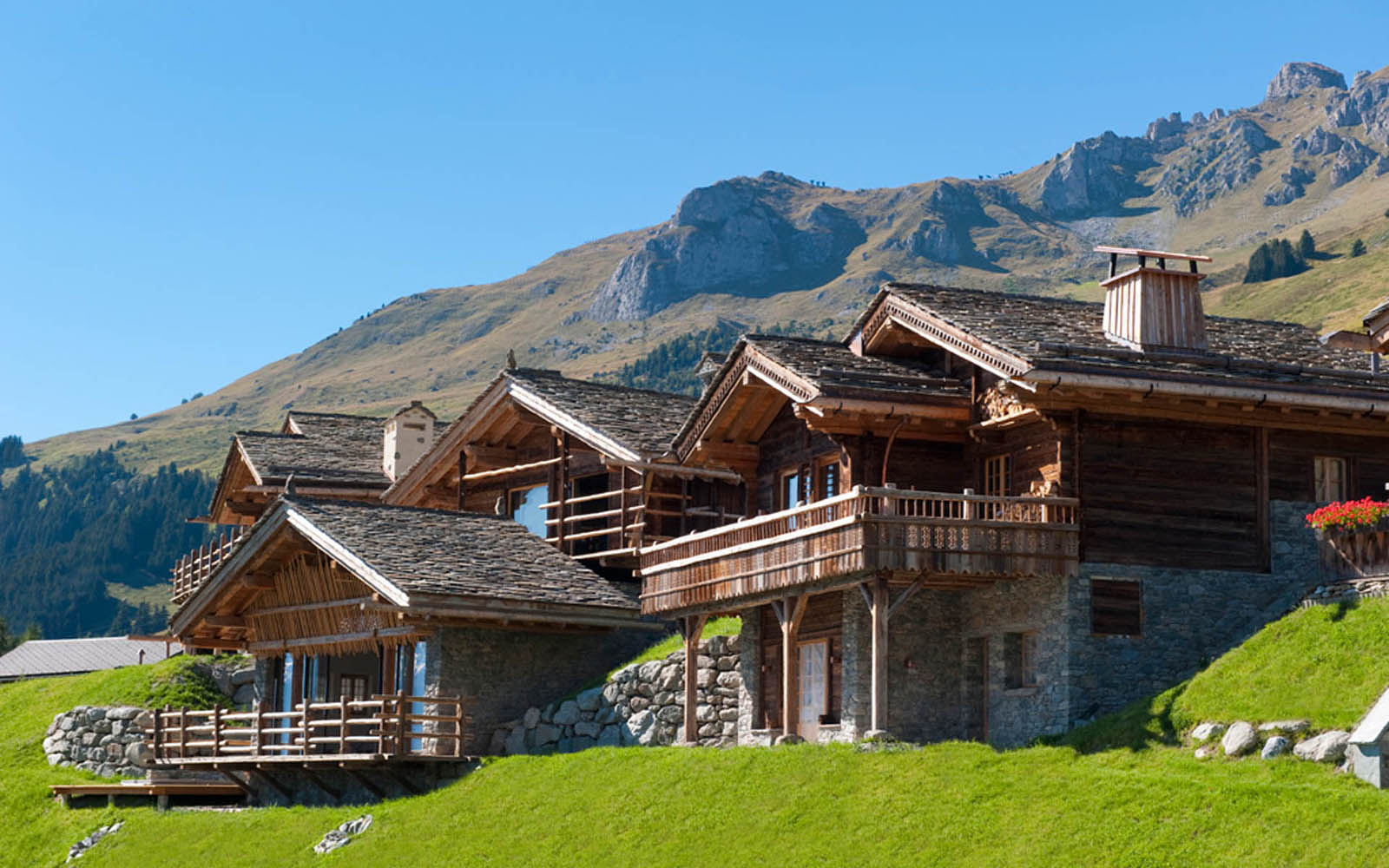 Chalet-Les-Trois-Couronnes_22 Eco-Friendly Chalet