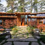 Off-The-Grid Circular Oceanfront House With Protected Courtyard