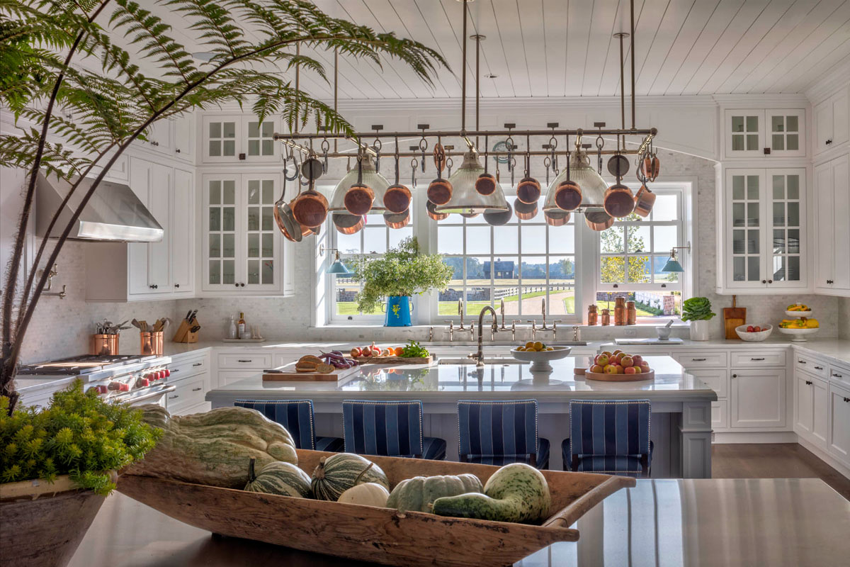 Contemporary Coastal Style Country Kitchen