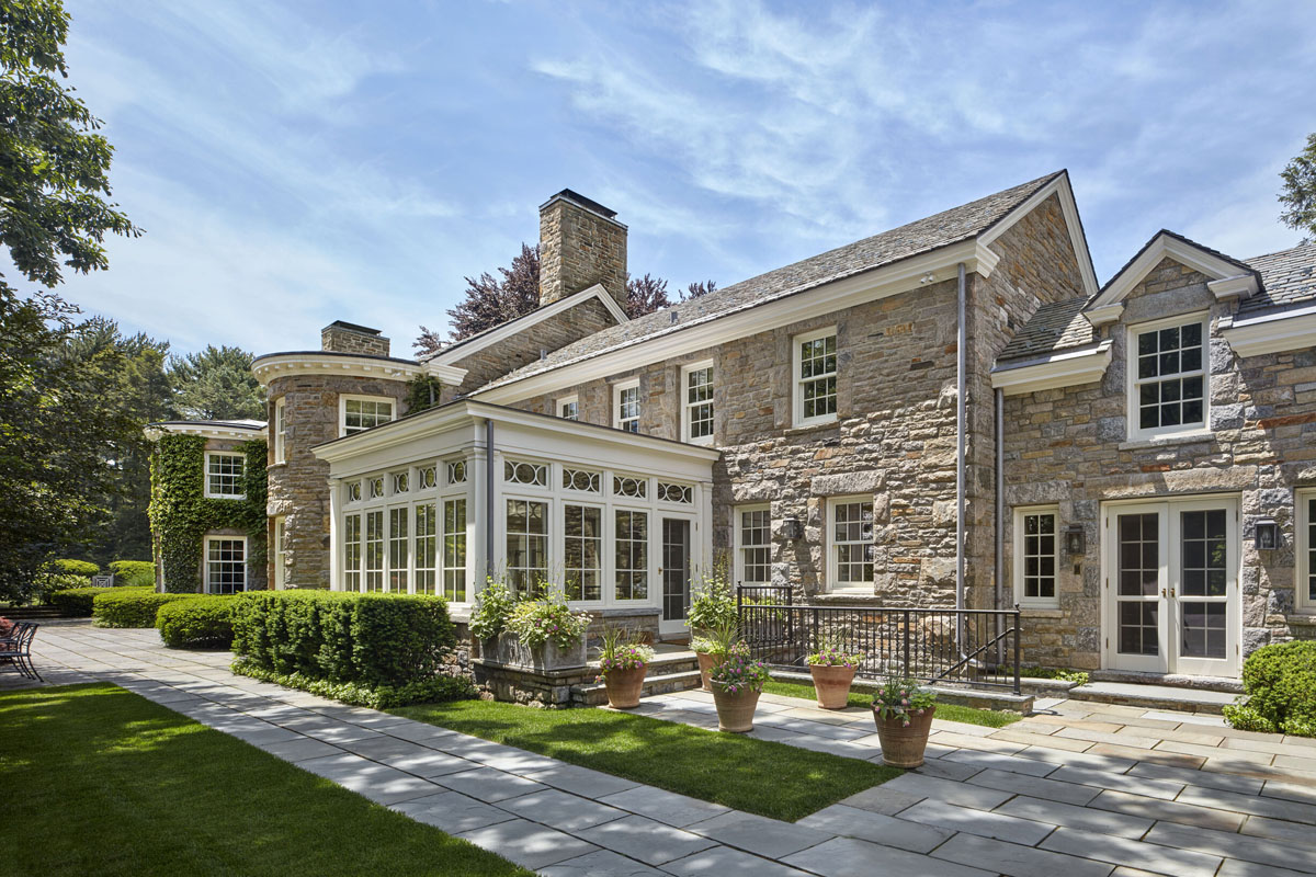 Georgian Style Country House with English Gardens - Greenwich, Connecticut