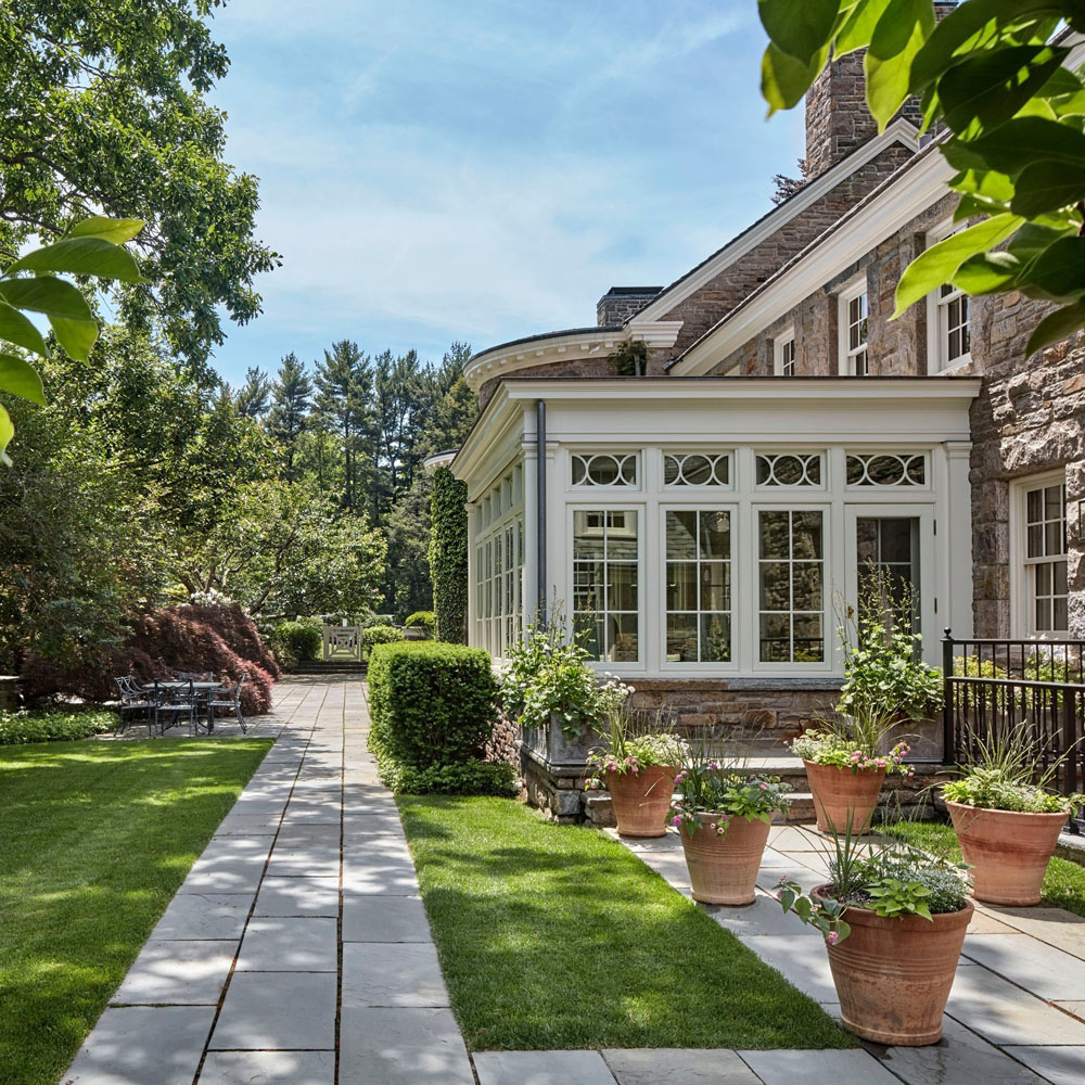 Georgian Style Country House with English Gardens - Greenwich, Connecticut