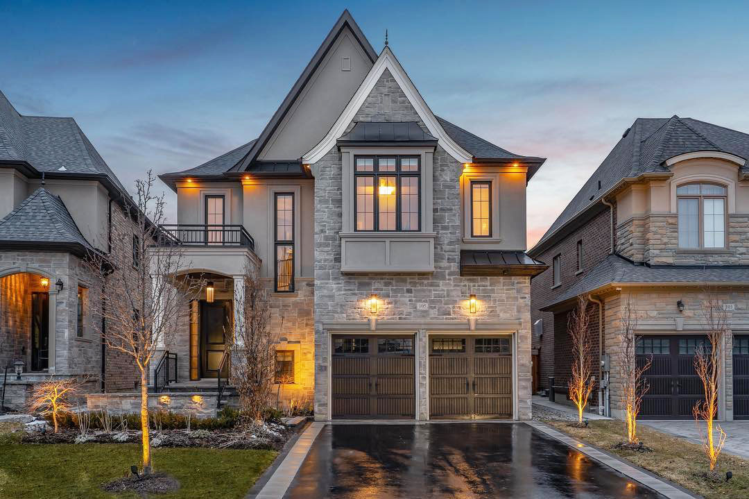 Classic Style Suburban House with Stone Exterior - King City, Ontario, Canada