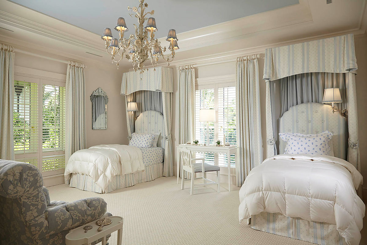 Classical Style Home with Mediterranean Vibe - Palm Beach, Florida