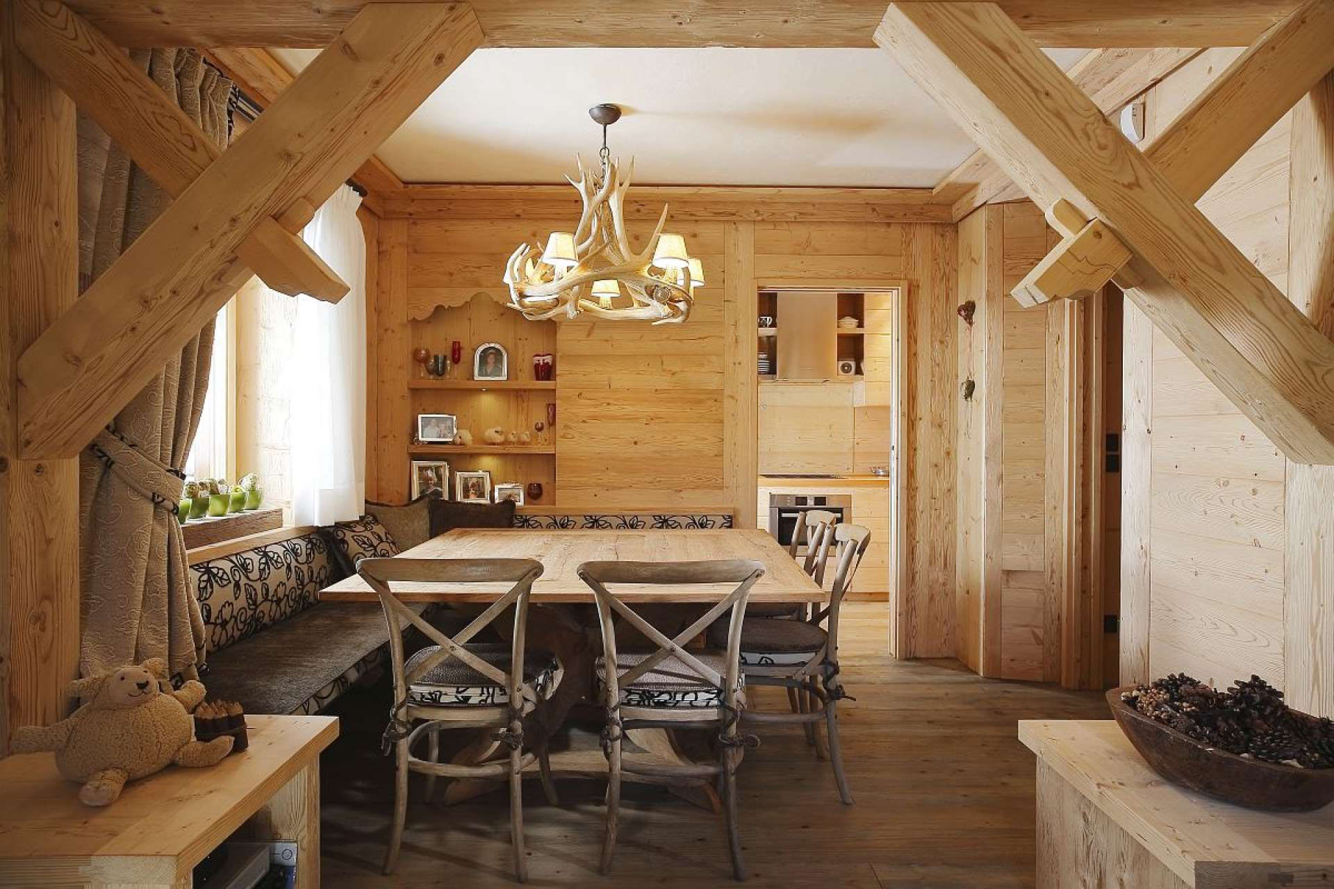Cojana-in-Ampezzo_2 Rustic Contemporary Apartment Interior Design