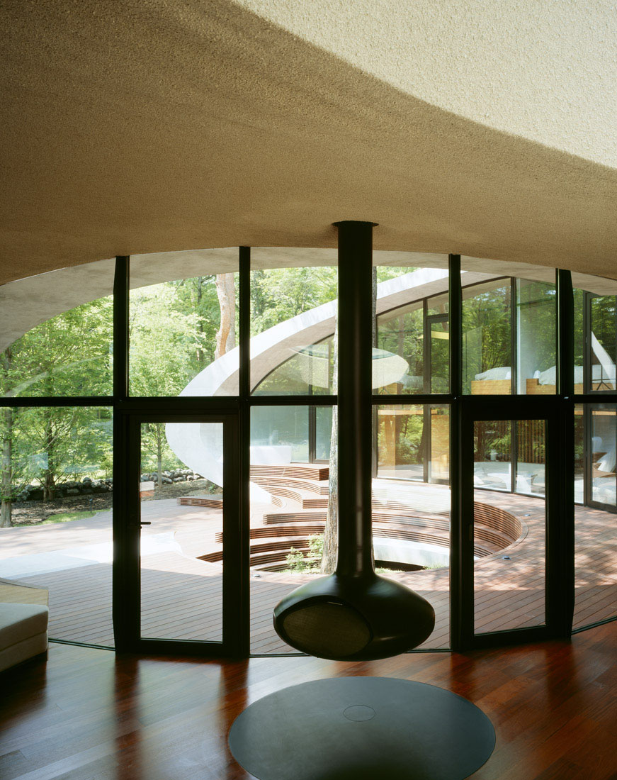 Concrete-Shell-Villa-Japan_10