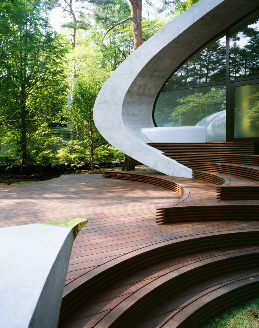 Concrete-Shell-Villa-Japan_17