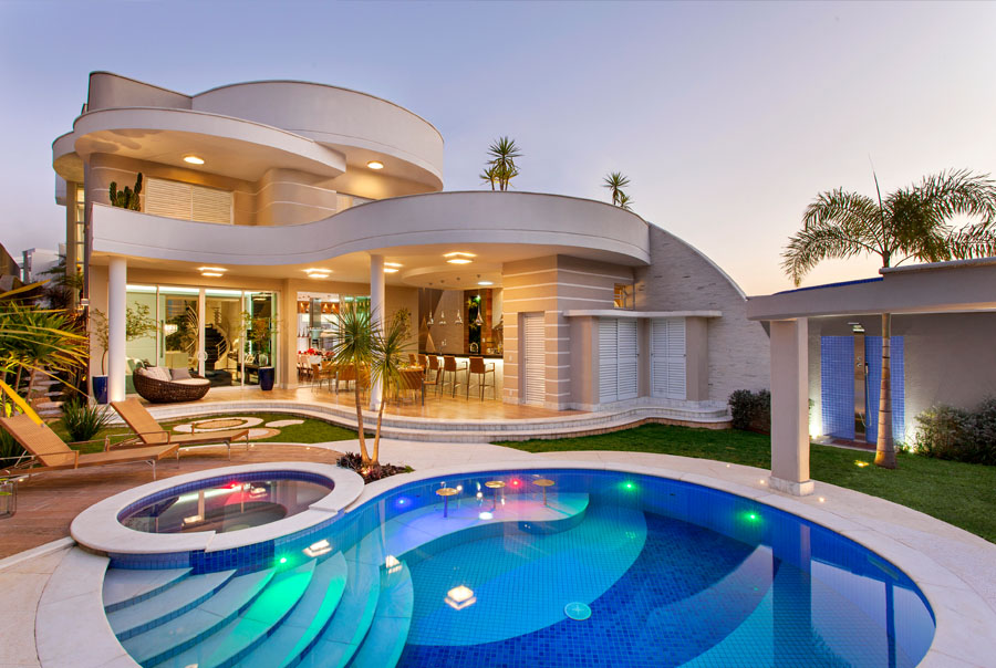 Contemporary-Luxury-Home-Curved-Facade-Brazil_1