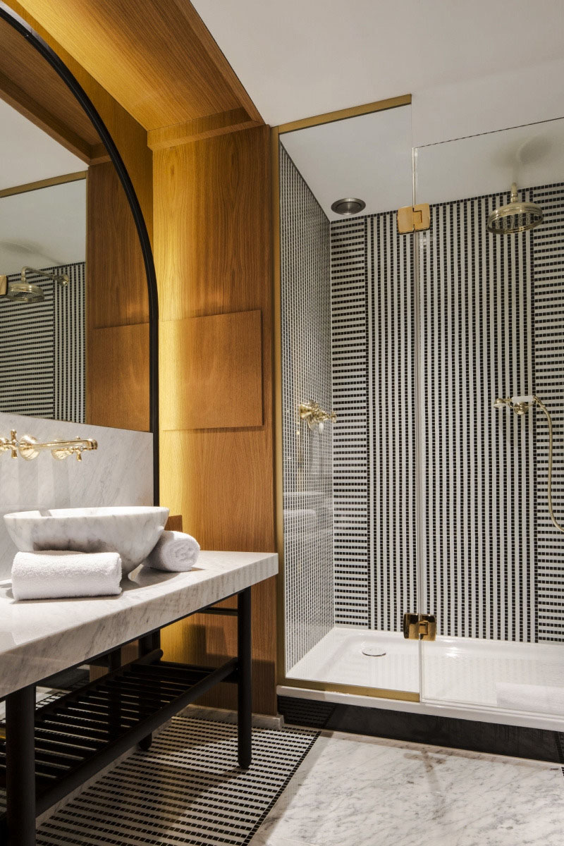Timeless Elegance at the Hôtel Vernet Paris