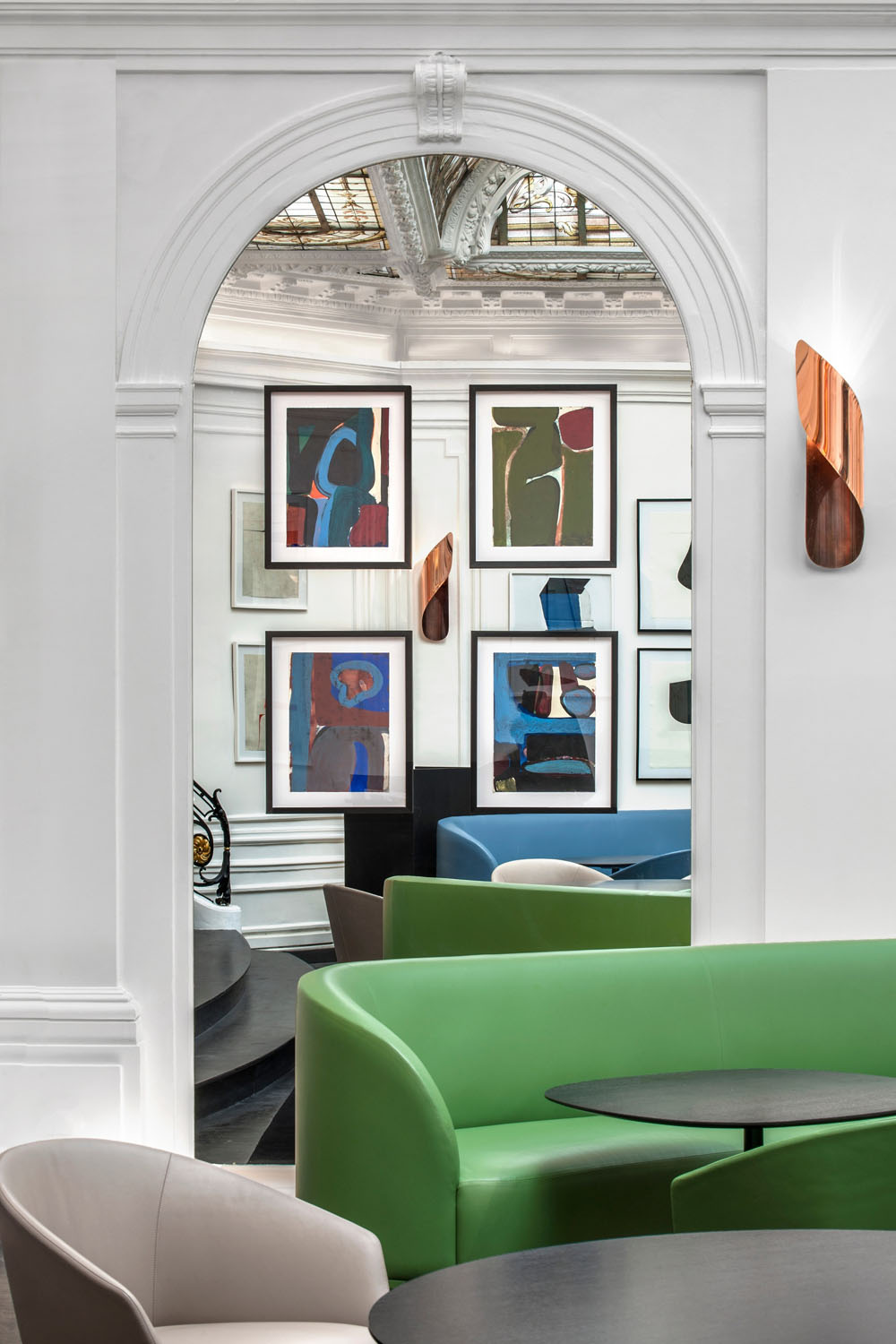 Timeless Elegance at the Hôtel Vernet Paris