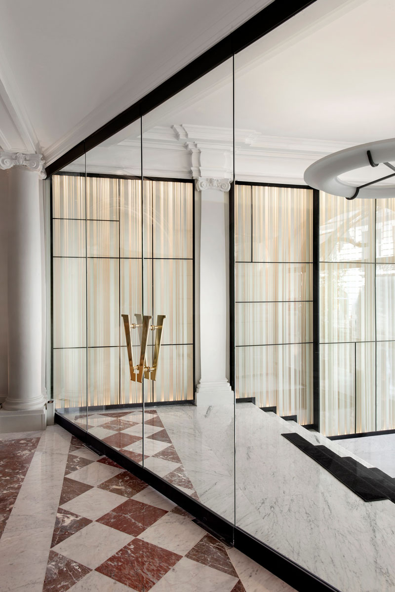 Timeless Elegance at the Hôtel Vernet Paris