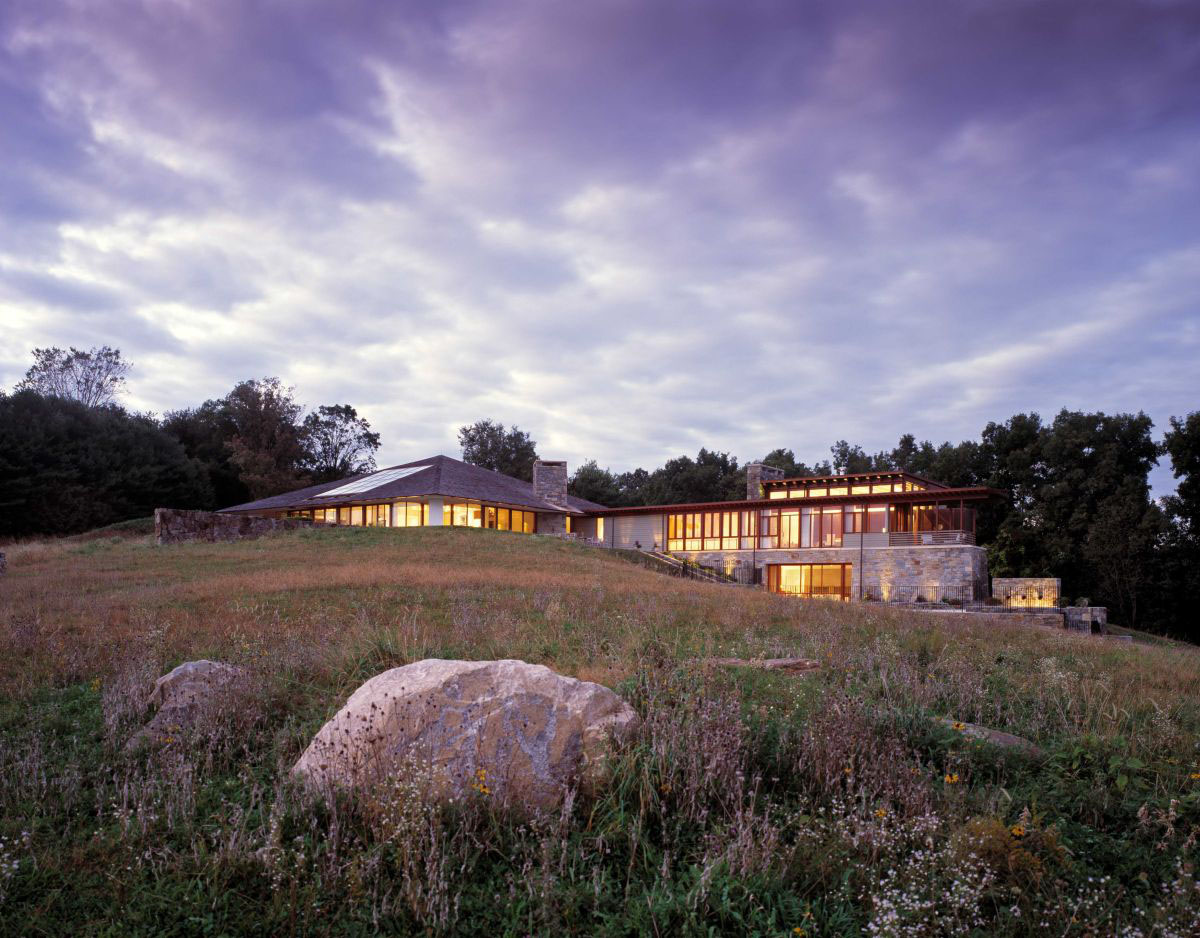 Contemporary-Stone-and-Wood-House_21