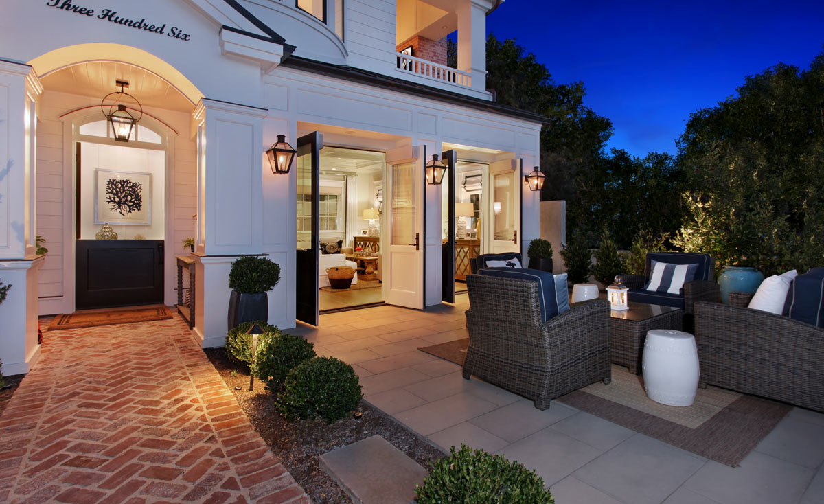 Contemporary West Coast Style Home Front Patio - Corona Del Mar, California