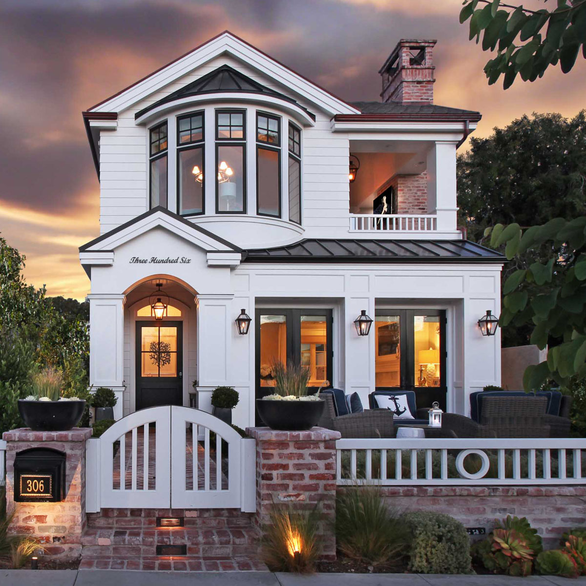 Contemporary West Coast Style Home with Curb Appeal - Corona Del Mar, California