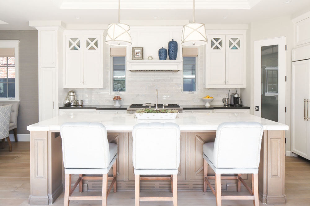 Contemporary West Coast Style Interior Decor - Corona Del Mar, California