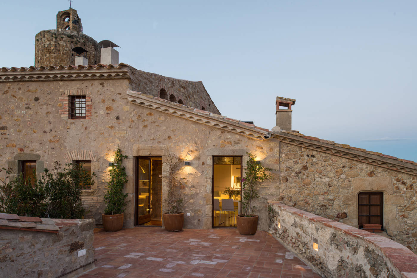 Costa-Brava-Mediterranean-Stone-House_2