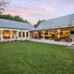 Estate-Like Modern Farmhouse In Texas