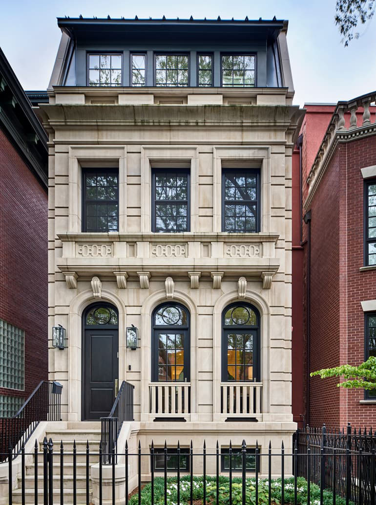Elegant Townhouse with Classical Architecture - Lincoln Park, Chicago, Illinois