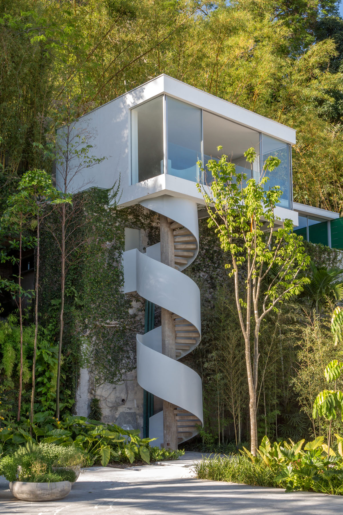 Stunning Modernist House by Oscar Niemeyer- Rio de Janeiro, Brazil Modern White Exterior Spiral Staircase